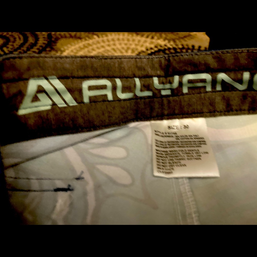 New men’s street shorts